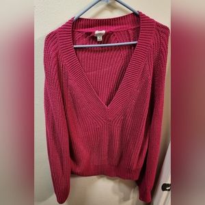 Women's V-Neck Pullover Sweater (runs large)